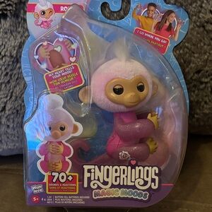 Fingerlings Magic Moods Pink Monkey Toy